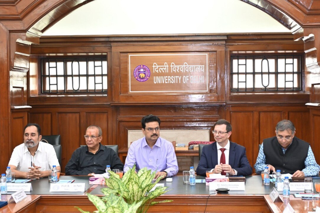 Illustration for news: HSE University Opens Research Hub at University of Delhi