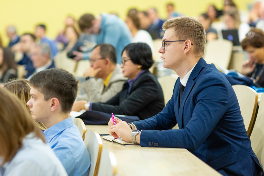 Иллюстрация к новости: Питерская Вышка проведет конференцию AMEC в онлайн-формате