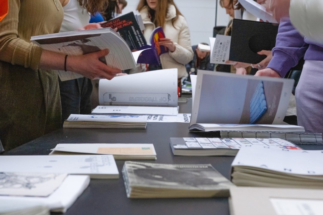Иллюстрация к новости: Школа дизайна Питерской Вышки проведет фестиваль типографики в культурном кластере «Третье место»