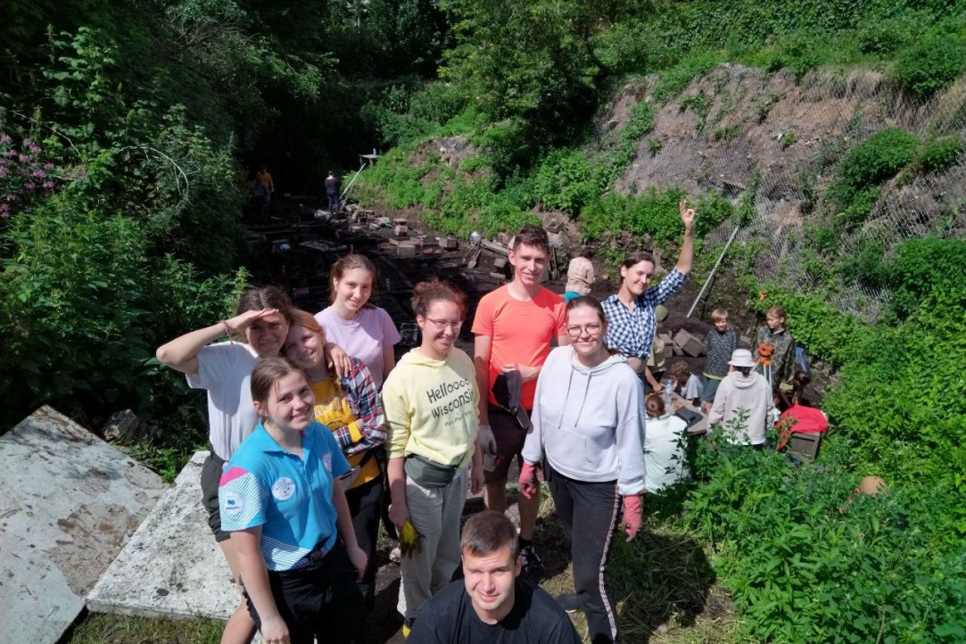 Студенты образовательной программы «История» на археологической практике в Великом Новгороде