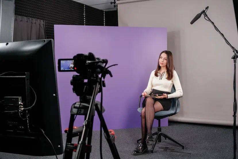 Мария Скляднева на интервью с основателем и директором по развитию компании «Promobot» Олегом Кивокурцевым