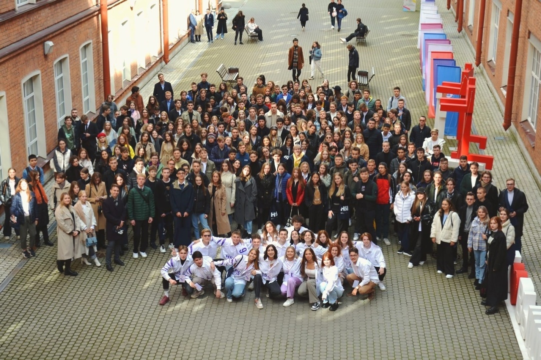 First-Years of the &apos;International Bachelor’s in Business and Economics&apos; on Studies and the Programme