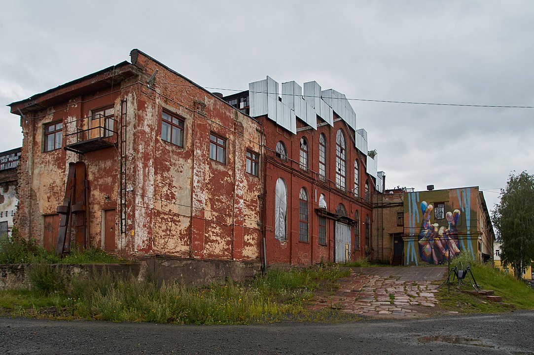 Иллюстрация к новости: Фабрики памяти: как бывшие заводы Петербурга обретают новую жизнь