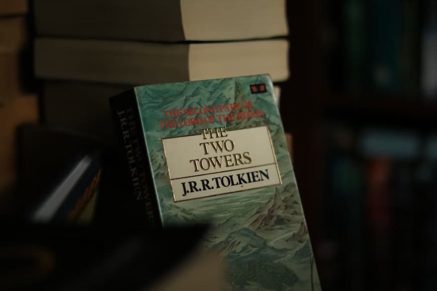 Иллюстрация к новости: Life and Fiction of J.R.R. Tolkien