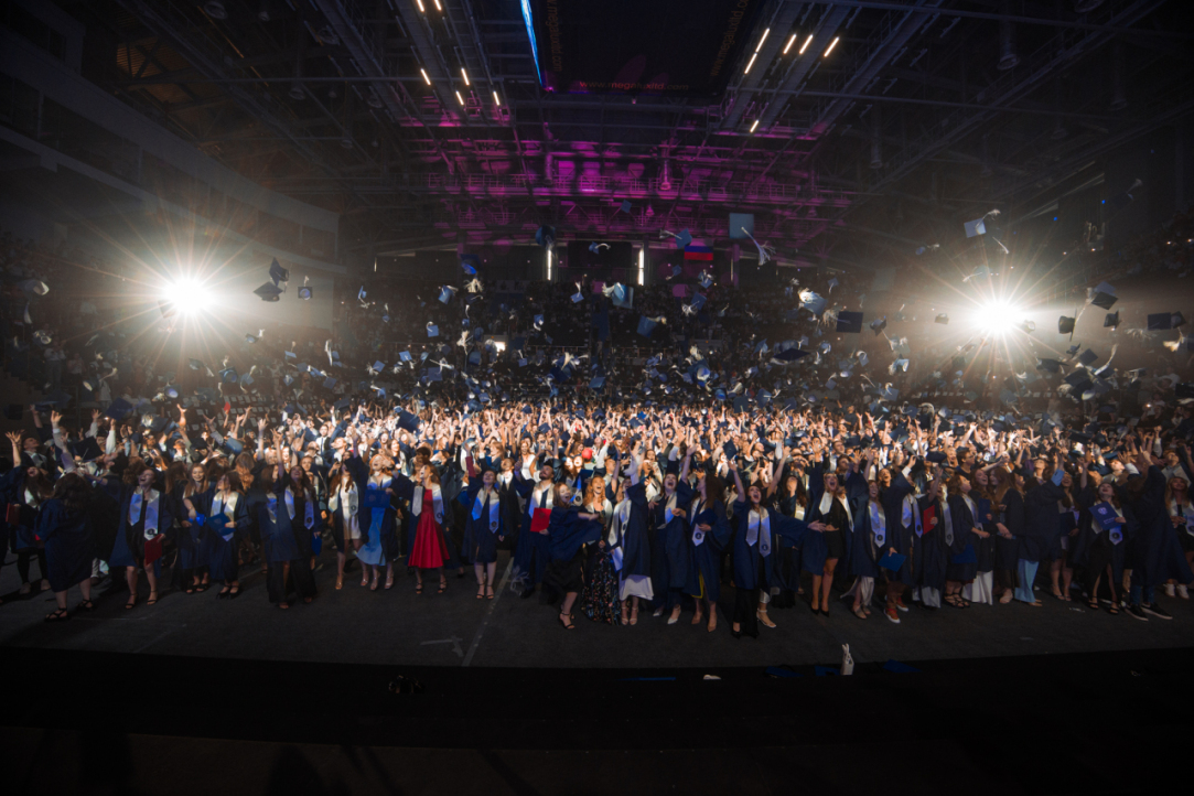 &apos;Today Was a Very Happy and Nostalgic Day&apos;: How the Main Celebration of HSE University-St Petersburg Graduates Went