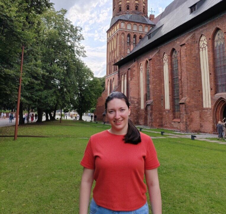 «Захотелось вернуться в родную Alma Mater»: Полина Максименко о науке, фанфикшн и магистратуре Иллюстрация к новости: «Захотелось вернуться в родную Alma Mater»: Полина Максименко о науке, фанфикшн и магистратуре