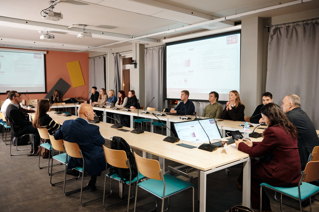 Иллюстрация к новости: «Кадры и технологии»: студенты Питерской Вышки заглянули в будущее экономики города