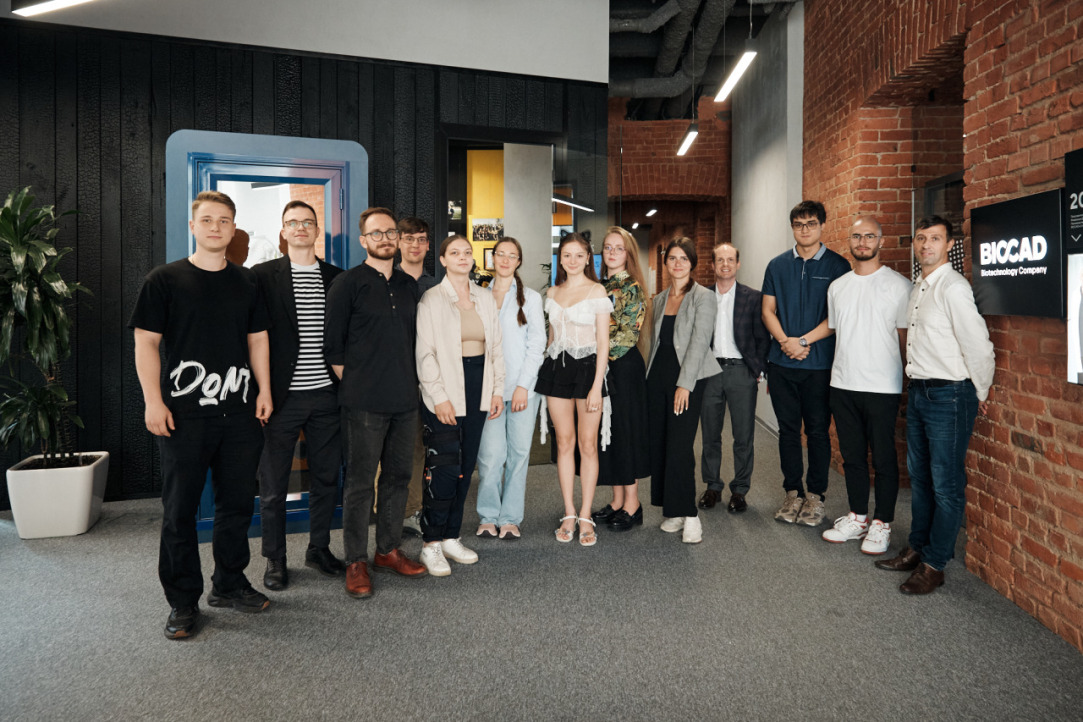 Иллюстрация к новости: Новые подходы к образованию в биоинформатике: как НИУ ВШЭ — Санкт-Петербург и BIOCAD готовят вычислительных биологов